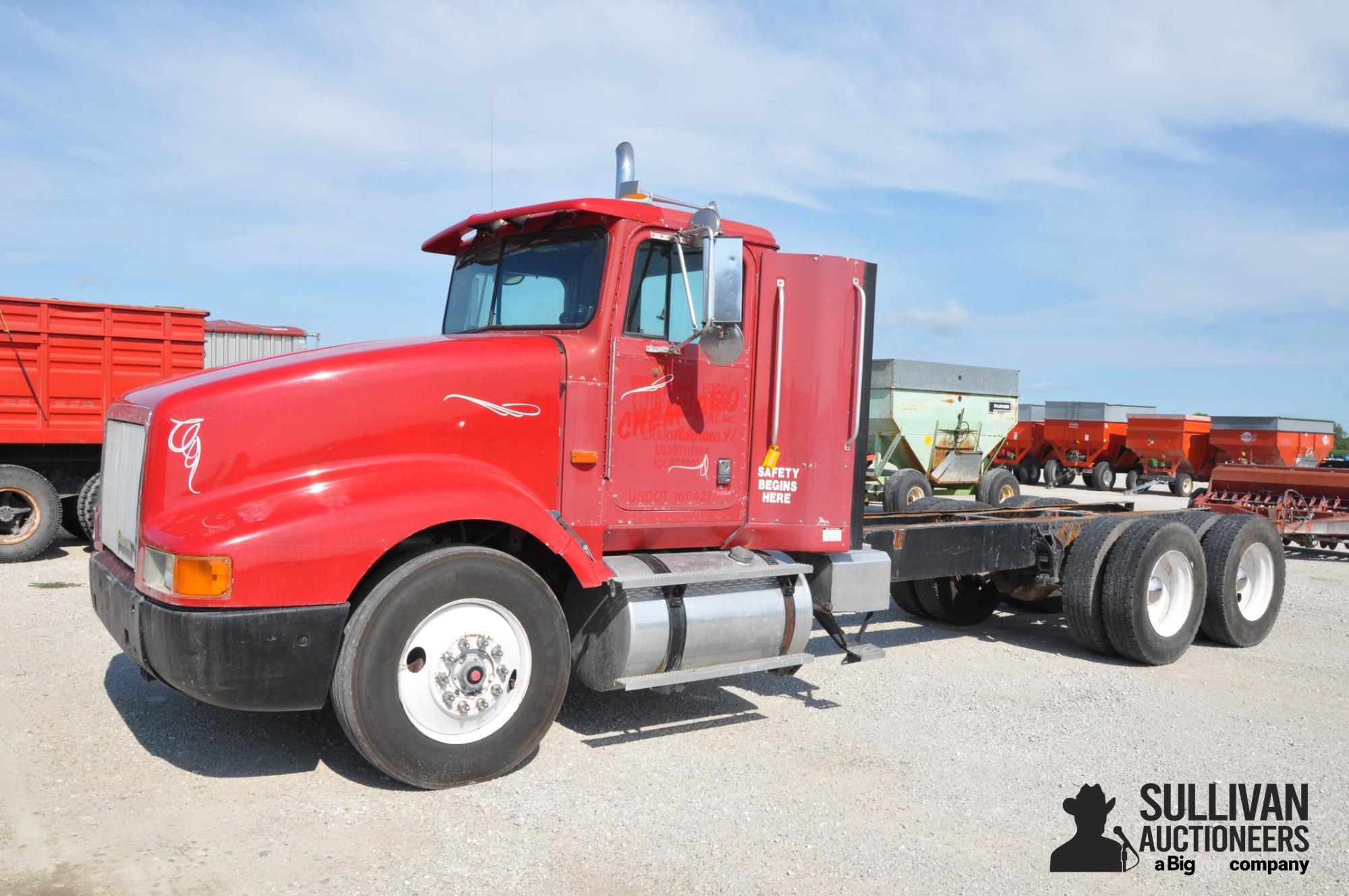 1992 International 9400 T/A Cab & Chassis 