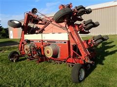 International 800 Mounted Planter 