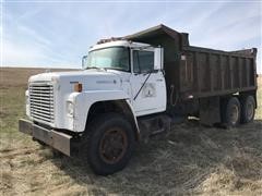 1975 International Loadstar F1850 T/A Dump Truck 