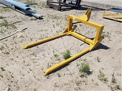 Behlen Mfg Heavy Duty 3 Point Round Bale Fork 