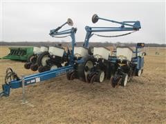 Kinze 3200 12 Row Front Fold No-till Planter 