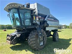 2004 Gleaner R65 2WD Combine 