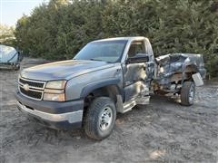 2007 Chevrolet 2500HD 4x4 Pickup For Parts 