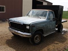 1981 Ford F-250 Flatbed Pickup 