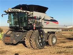 2013 Gleaner S77 2WD Combine 