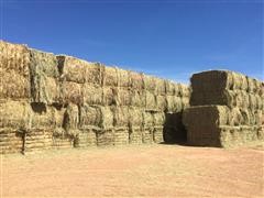 2015 4X4 Grass Alfalfa Mix Hay Bales 