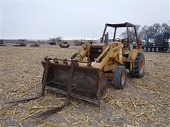 1985 Case 480D 2WD Tractor W/Loader 
