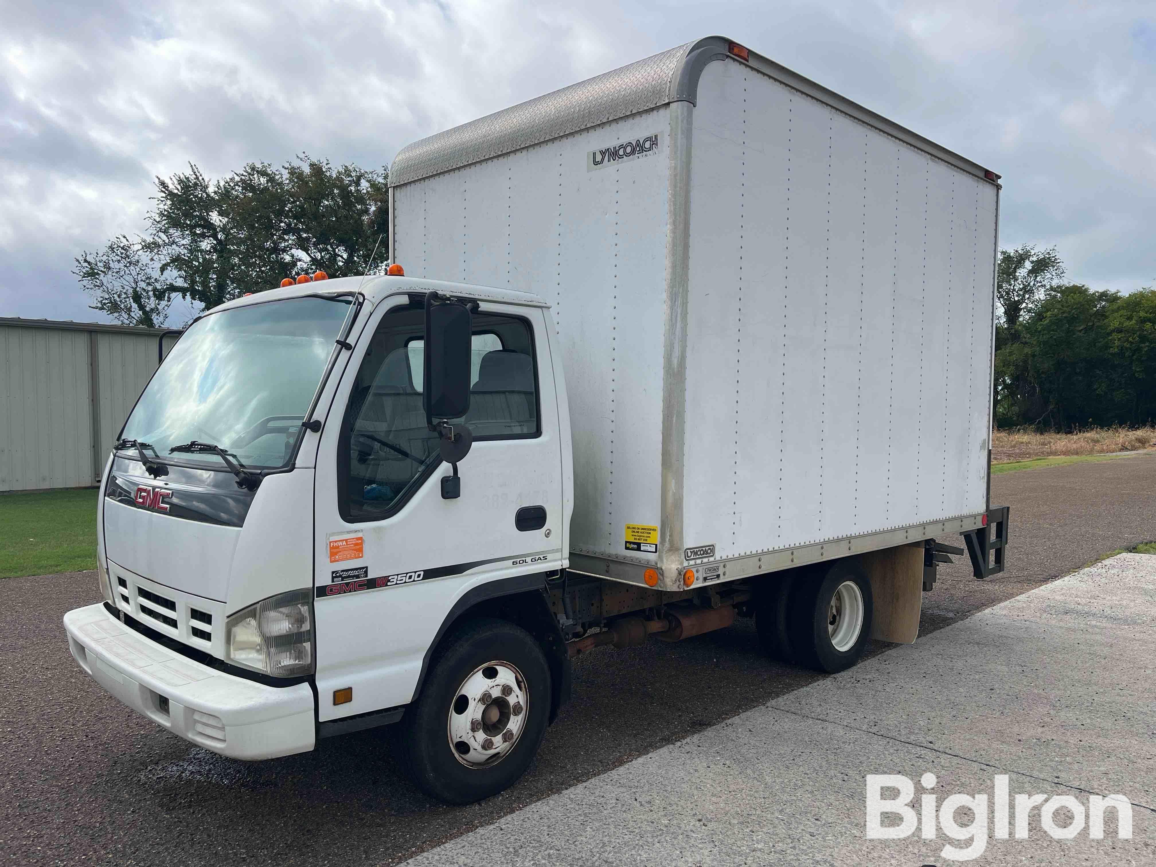 2006 GMC W3500 S/A Box Truck 