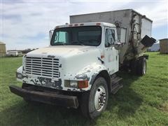 1999 International 4700 Truck W/KUHN 3150 Feed Mixer 