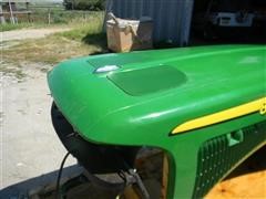 items/44ea72a0c932e41180bf00155de252ff/johndeere8520hood