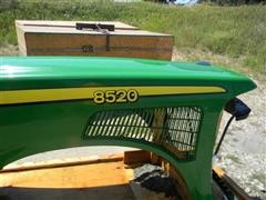 items/44ea72a0c932e41180bf00155de252ff/johndeere8520hood