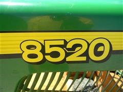 items/44ea72a0c932e41180bf00155de252ff/johndeere8520hood