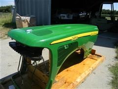 items/44ea72a0c932e41180bf00155de252ff/johndeere8520hood