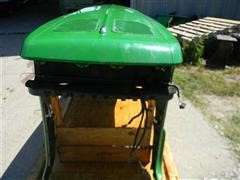 items/44ea72a0c932e41180bf00155de252ff/johndeere8520hood