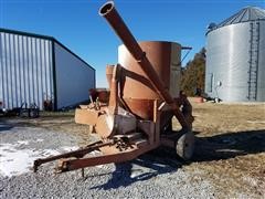 Farmhand Feedmaster F81-C Grinder/Mixer 