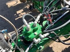 items/46dc717aa5b0427a861d23d46b60accc/johndeere1760maxmergeplus12r30planter-17.jpg