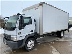 2006 Ford LCF 20' Cargo/Box Truck W/Powered Lift Gate 