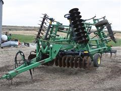 John Deere 726 Soil Finisher 