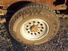 items/4b188cdca034e41180bc00155dd1091d/2001chevrolet2500hd4wdflatbedtruck