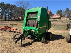 John Deere 468 Round Baler 