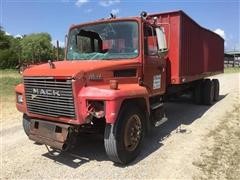 1989 Mack CM433 T/A Dump Truck 