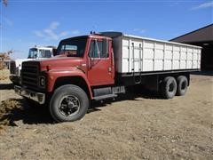 1979 International S1900 T/A Grain Truck 