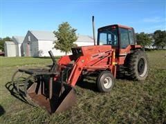 International 3088 2WD Tractor W/Loader 