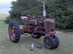 1950 International H Tractor 