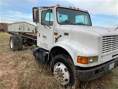 1995 International 4900 Cab & Chassis 