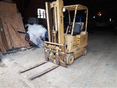 Towmotor T30 Forklift 