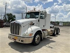 2009 Peterbilt 384 T/A Truck Tractor 