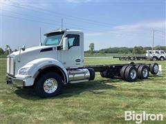 2024 Kenworth T880 Tri/A Cab & Chassis 