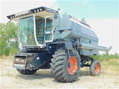 1982 Gleaner N6 Combine 