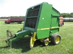 John Deere 530 Round Baler 