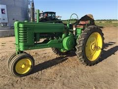 1952 John Deere B 2WD Antique Tractor 