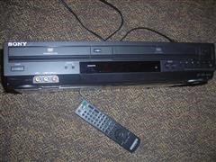 (1) Sony DVD Player/Video Cassette Recorder 