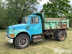 1990 International 4600 S/A Dump Truck 