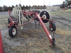 Hesston 3983 High Capacity 12 Wheel V Rake 