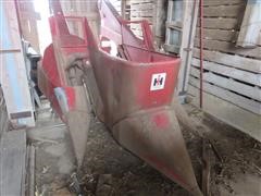 International 234 Mounted Ear Corn Picker 