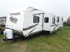 2013 Wildwood Forest River Travel Trailer 