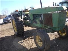 John Deere 2940 Tractor 