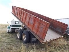 items/5cf67890752fe41180bf00155de252ff/1975whitewesternstargraintruck