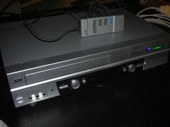 Jvc HR-XVC25U DVD/CD Video Cassette Recorder 