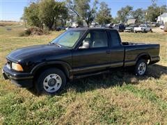 1996 GMC Sonoma SLS Extended Cab 2WD Pickup 