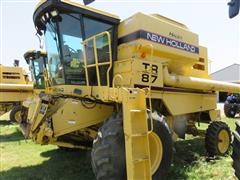 1994 Ford New Holland TR87 Combine 