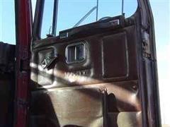 items/5fddc3f76d43e41180be00155de1c209/1986volvowhitesemitruck