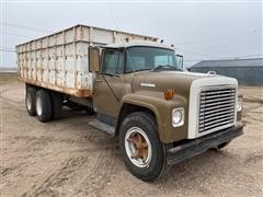 1974 International Loadstar 1600 T/A Grain Truck 