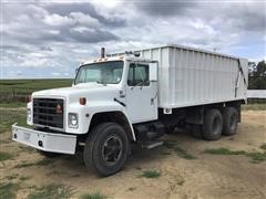 1989 International F1954 T/A Grain/Silage Truck 