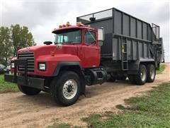 2000 Mack RD 600 T/A Manure Truck 