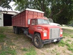 1973 International Loadstar 1700 Grain Truck 